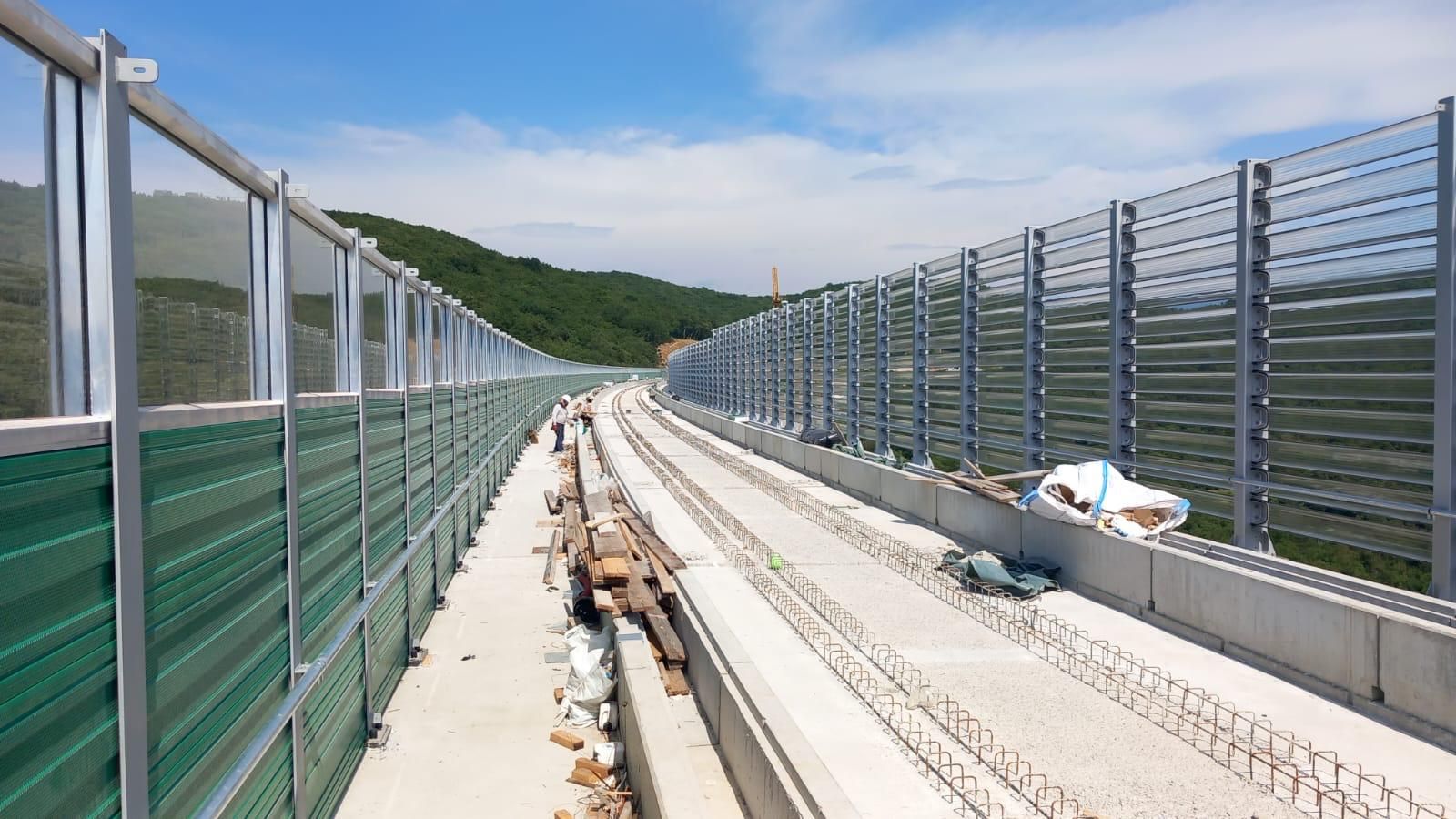 Ekrany akustyczne linia kolejowa Viaduct Vinjan in Slovenia