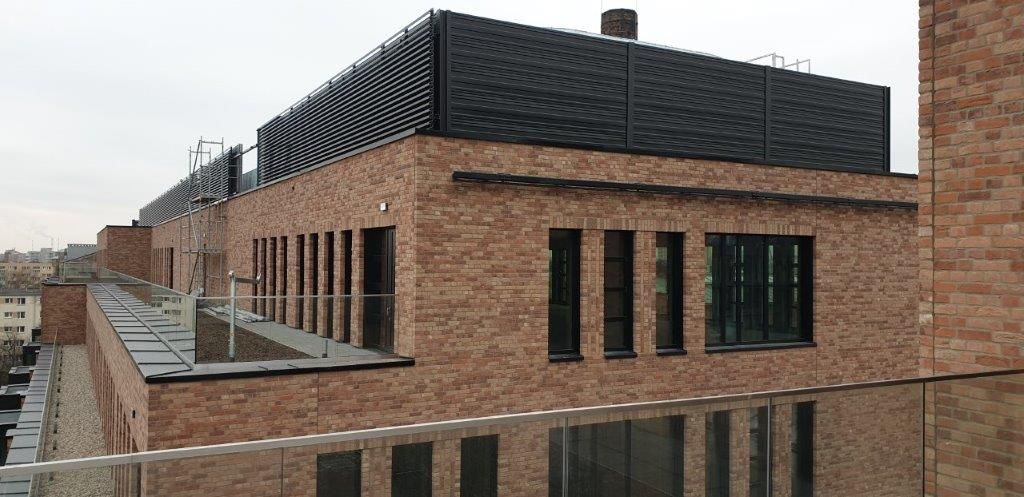 Obudowa akustyczna na dachu Koneser Warszawa